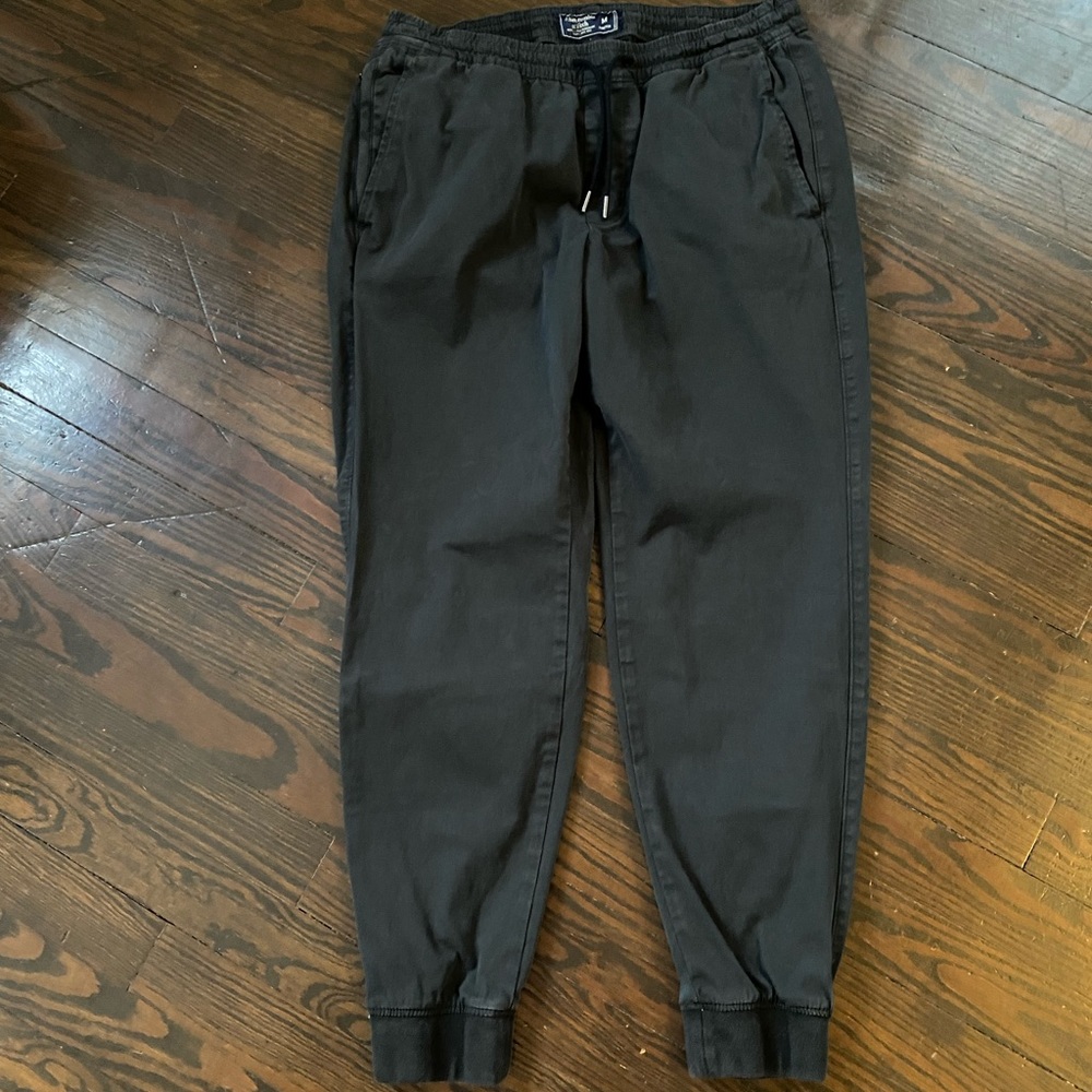 Abercrombie & Fitch Men’s chino joggers